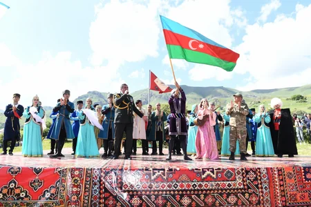 “Qərbi Azərbaycana qayıdış” festivalı bədii hissə ilə davam edib