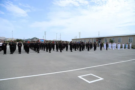 Azerbaijan defence minister attends next graduation ceremony of Marines Commando Basic Courses 