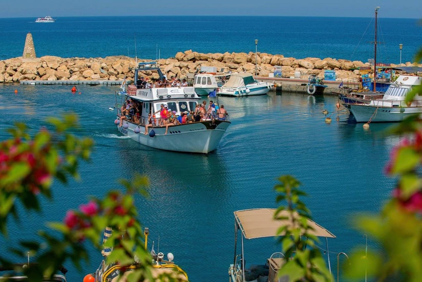 Cyprus opens borders for tourists from all countries