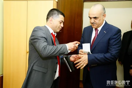 Səlim Müslümov Prezident seçkilərində səs verib