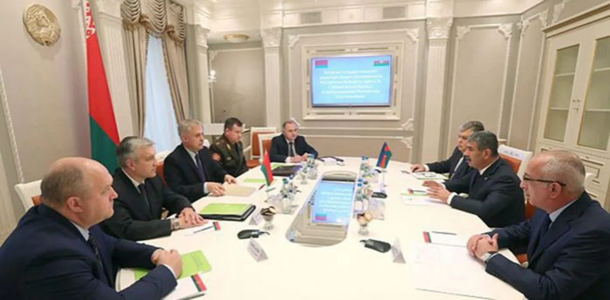 Министр обороны Азербайджана встретился с государственным секретарем Совета Безопасности Беларуси