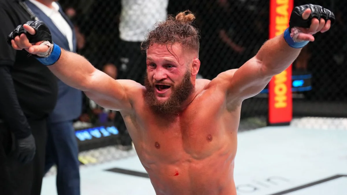 UFC Rafael Fiziyevin Geyci ilə döyüşünün dəqiq vaxtını açıqlayıb
