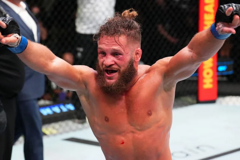 UFC Rafael Fiziyevin Geyci ilə döyüşünün dəqiq vaxtını açıqlayıb