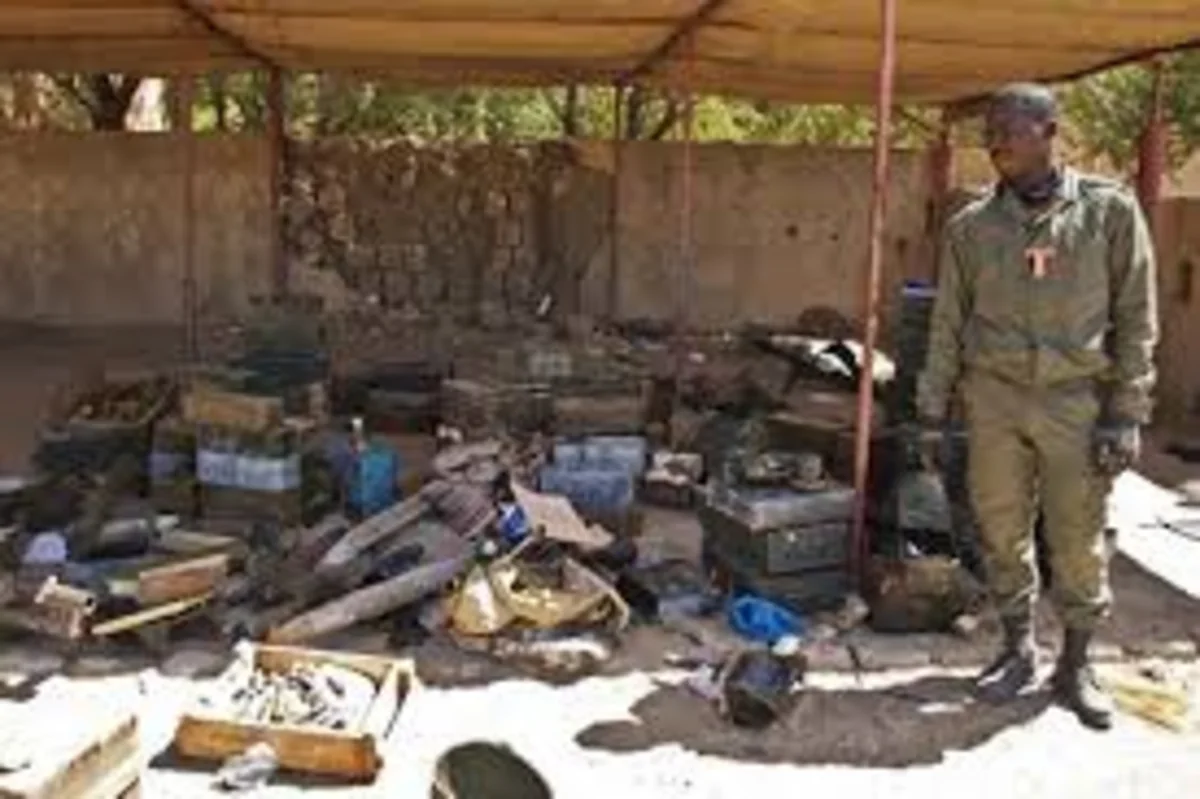 Malidə silahlı şəxslərin hərbi bazaya hücumu nəticəsində 10 hərbçi ölüb