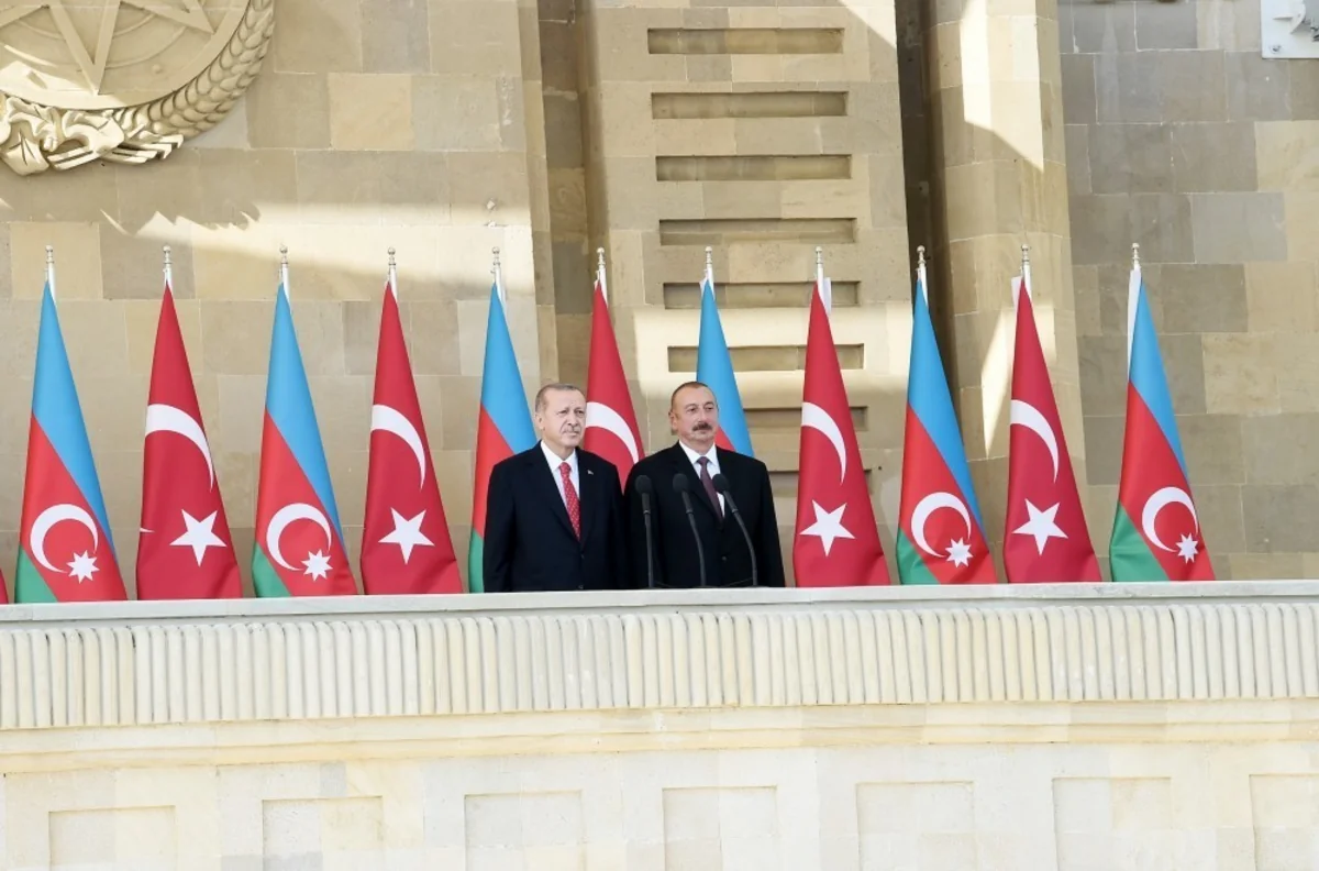 Türkiyə prezidenti: 1918-ci ildə qazanılmış qələbəni əhəmiyyətsiz göstərməyə çalışan bəzi qüvvələrin olduğunu bilirik