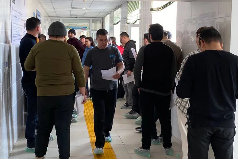 Aktau residents again donate blood for those injured in AZAL aircraft crash