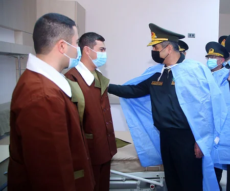 Zakir Həsənov Ali Baş Komandan İlham Əliyevin təbriklərini hərbçilərə çatdırıb