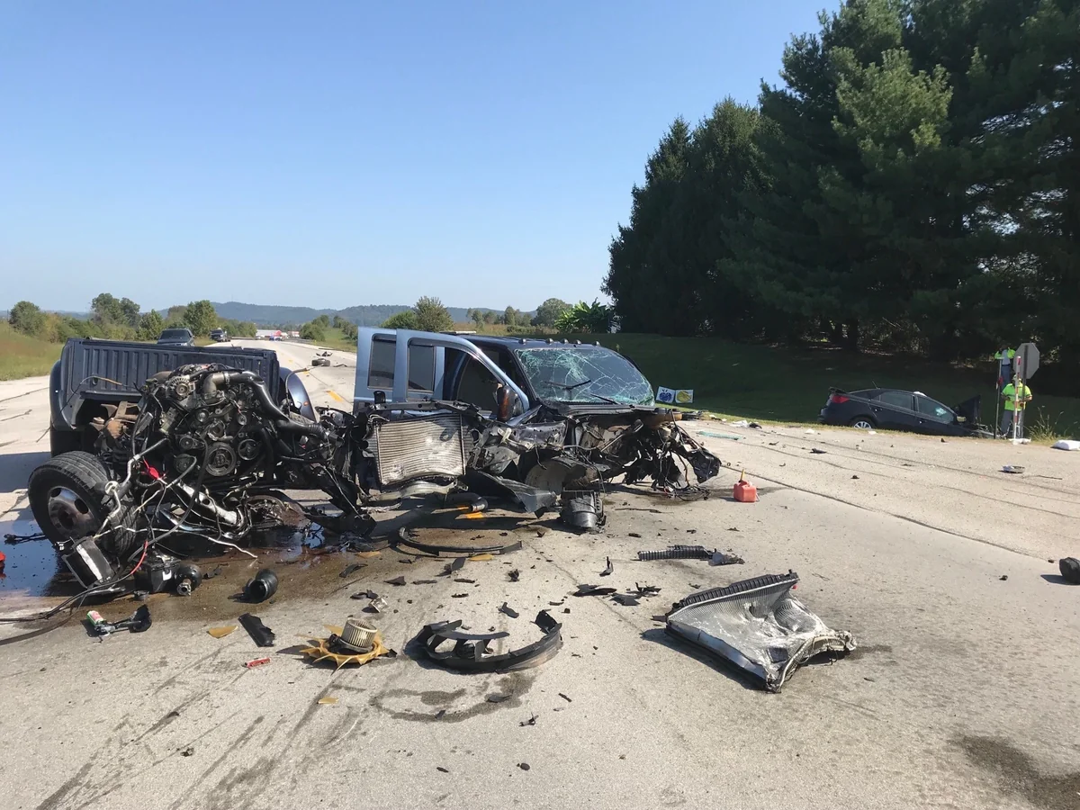 Goranboyda avtomobil yolu keçmək istəyən 3 nəfəri vurub - YENİLƏNİB