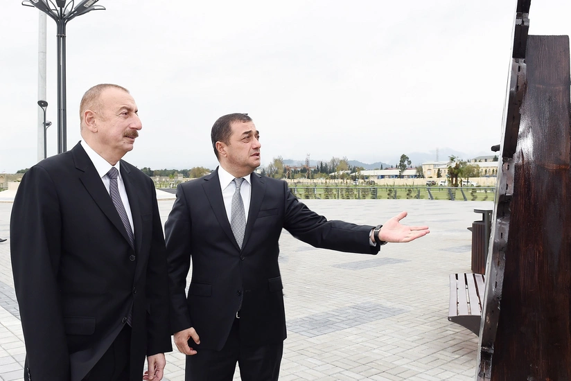 Prezident Astarada dənizkənarı park-bulvar kompleksinin ikinci hissəsinin tikintisi çərçivəsində yaradılan şəraitlə tanış olub