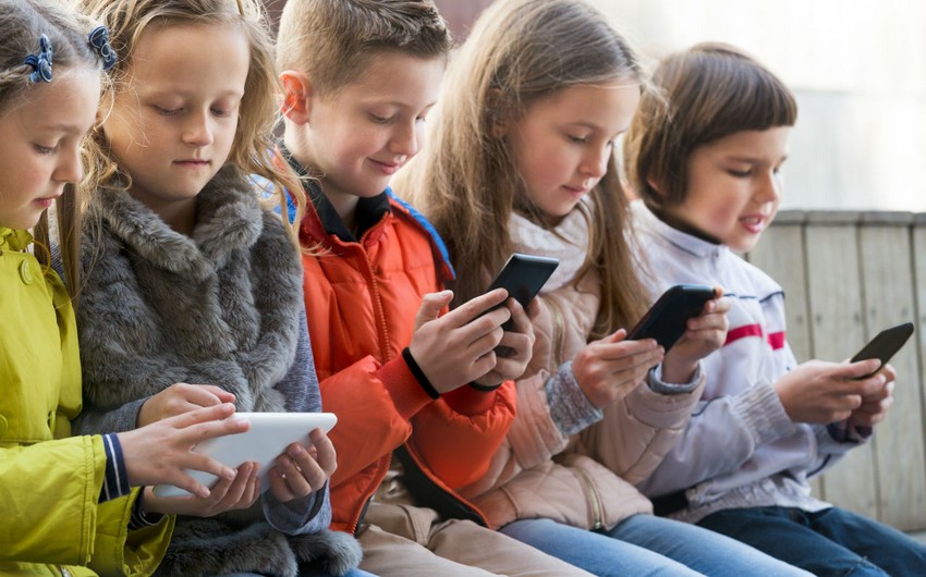 Baş pediatr: Televizor, telefon körpələrdə autizmə meyillilik yaradır