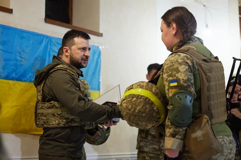 Зеленский учредил медаль За оборону Украины