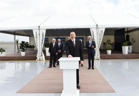 Prezident İlham Əliyev Bakı Beynəlxalq Dəniz Ticarət Limanı Kompleksinin açılışında iştirak edib - YENİLƏNİB