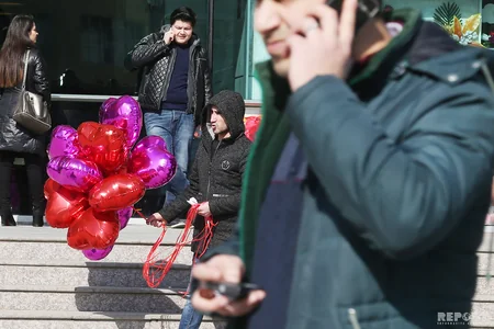 Bakıda “Sevgililər günü” - FOTOREPORTAJ