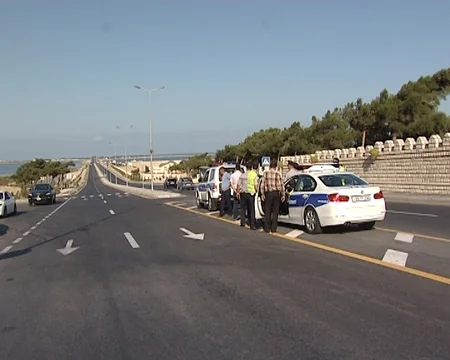 Piralahıda qaydaları pozan sürücülərin avtomobilləri cərimə meydançasına yerləşdirilib
