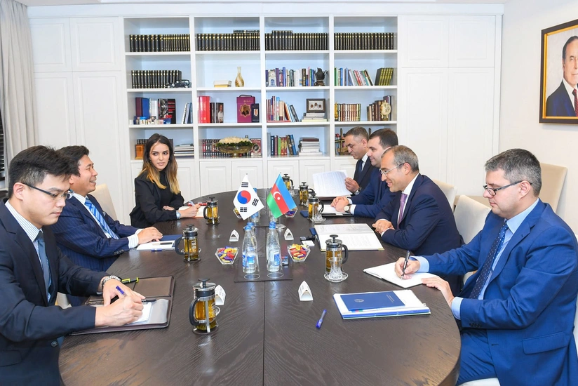 Vergilər naziri Cənubi Koreya səfiri ilə görüşüb