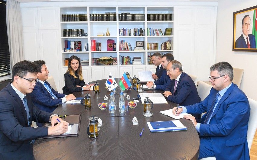 Vergilər naziri Cənubi Koreya səfiri ilə görüşüb