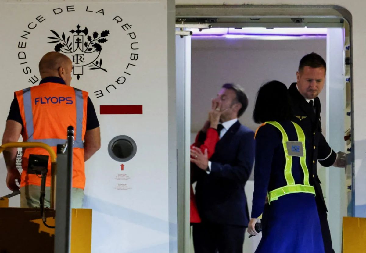 Tramp Makrona arvadı ilə bağlı tövsiyə verib