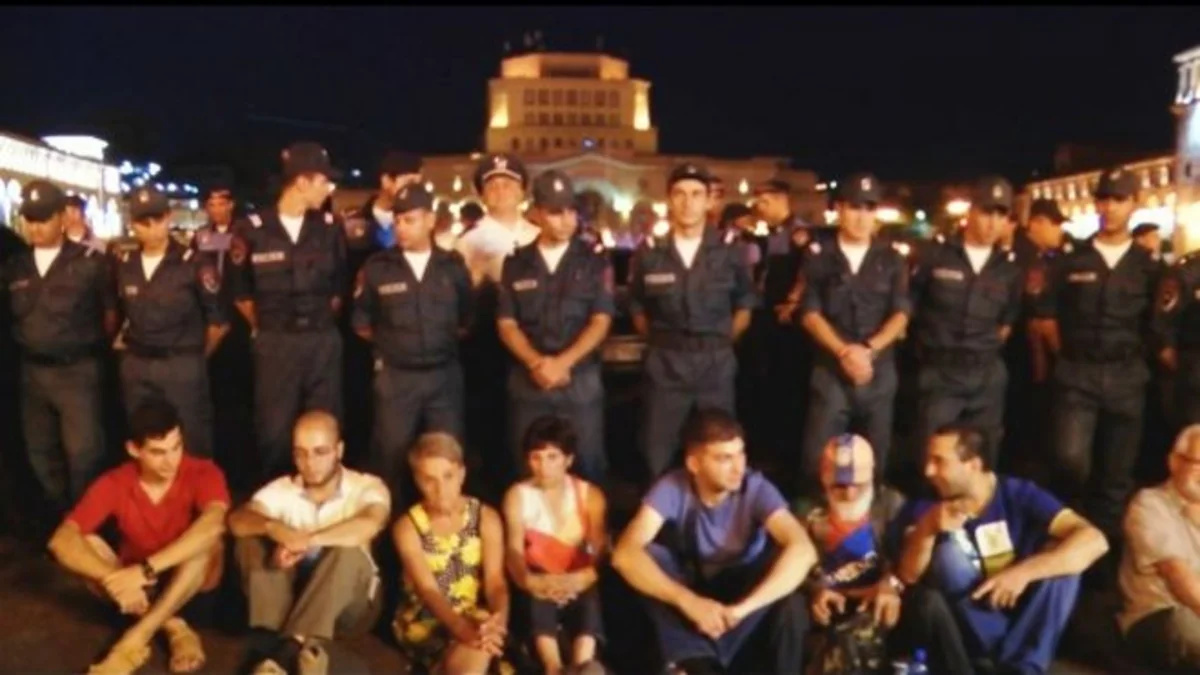 Ermənistanda etiraz aksiyaları davam edir