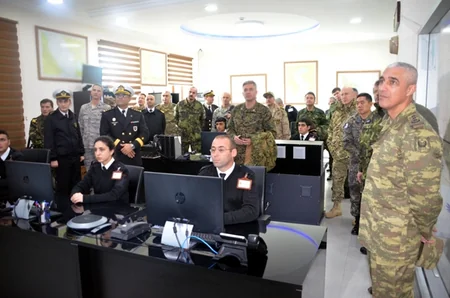 Azərbaycandakı xarici hərbi attaşelər hərbi hissəni ziyarət ediblər