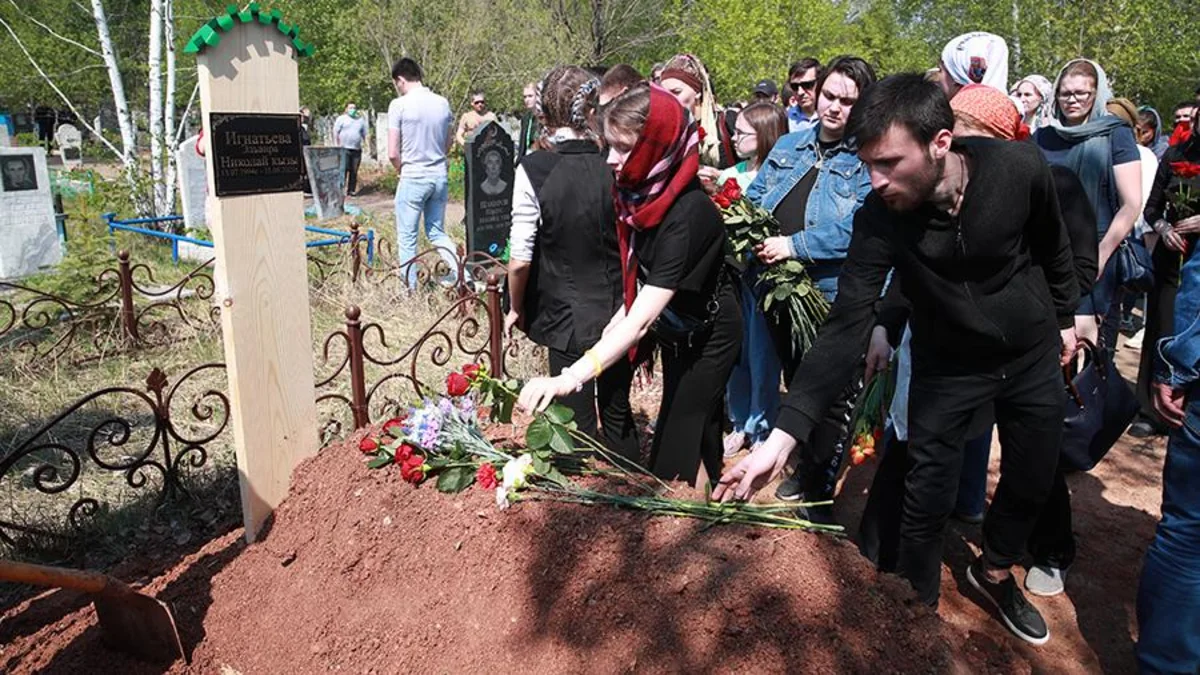 В Казани похоронили всех девятерых погибших при стрельбе в школе