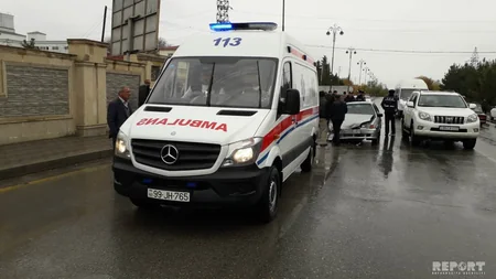 Kürdəmirdə yol qəzası olub, qadın sərnişin xəsarət alıb - FOTO - VİDEO - YENİLƏNİB