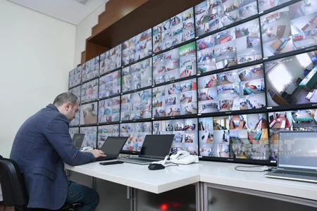 MSK-da yaradılan veb-kameralara texniki nəzarət mərkəzinə baxış keçirilib
