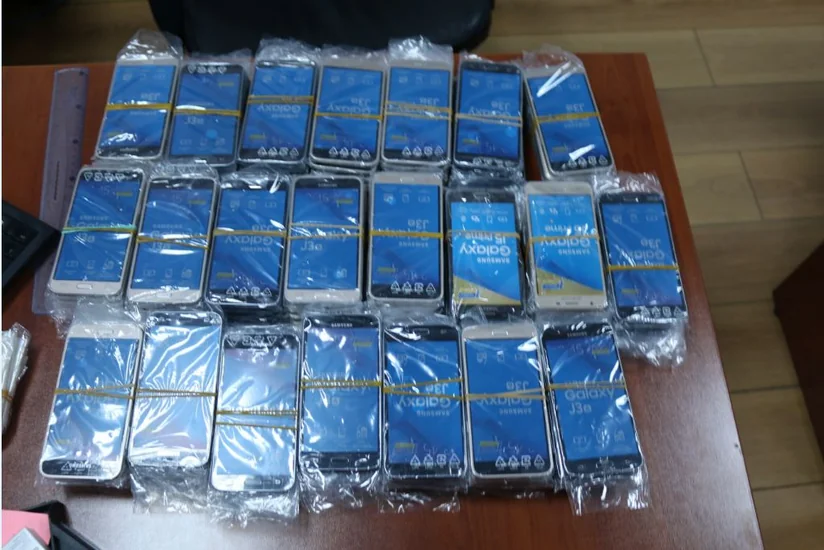 Gömrükçülər 110 ədəd mobil telefon aşkar edib