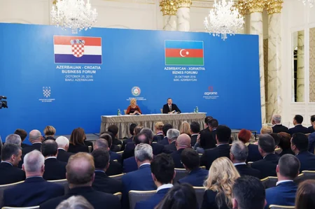 Azərbaycan və Xorvatiya prezidentləri Bakıda biznes forumda iştirak ediblər
