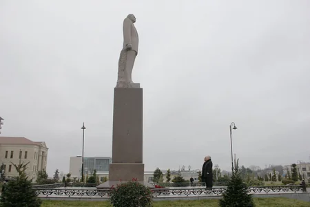 Kənd təsərrüfatı naziri Qubada sakinlərlə görüşüb