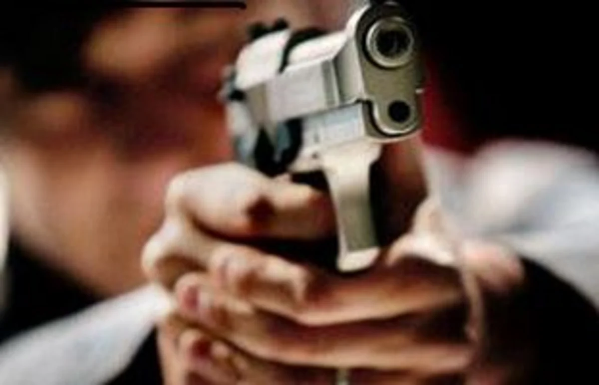 ​Pakistanda müəllimlərin dərsə silahla getməsinə icazə verilib