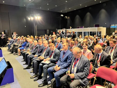 Baş prokuror Kamran Əliyev Peterburq Beynəlxalq İqtisadi Forumunda çıxış edib