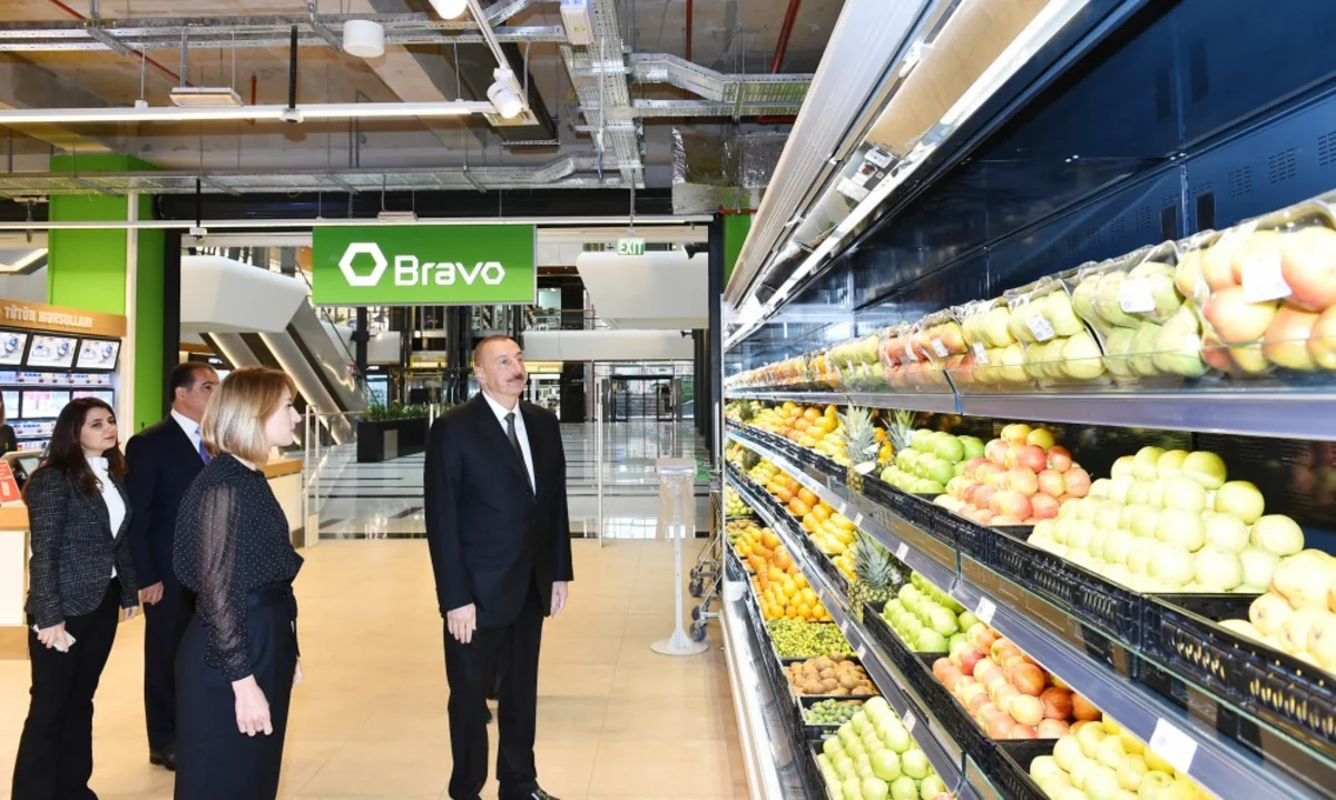 President Ilham Aliyev views Ganja Mall