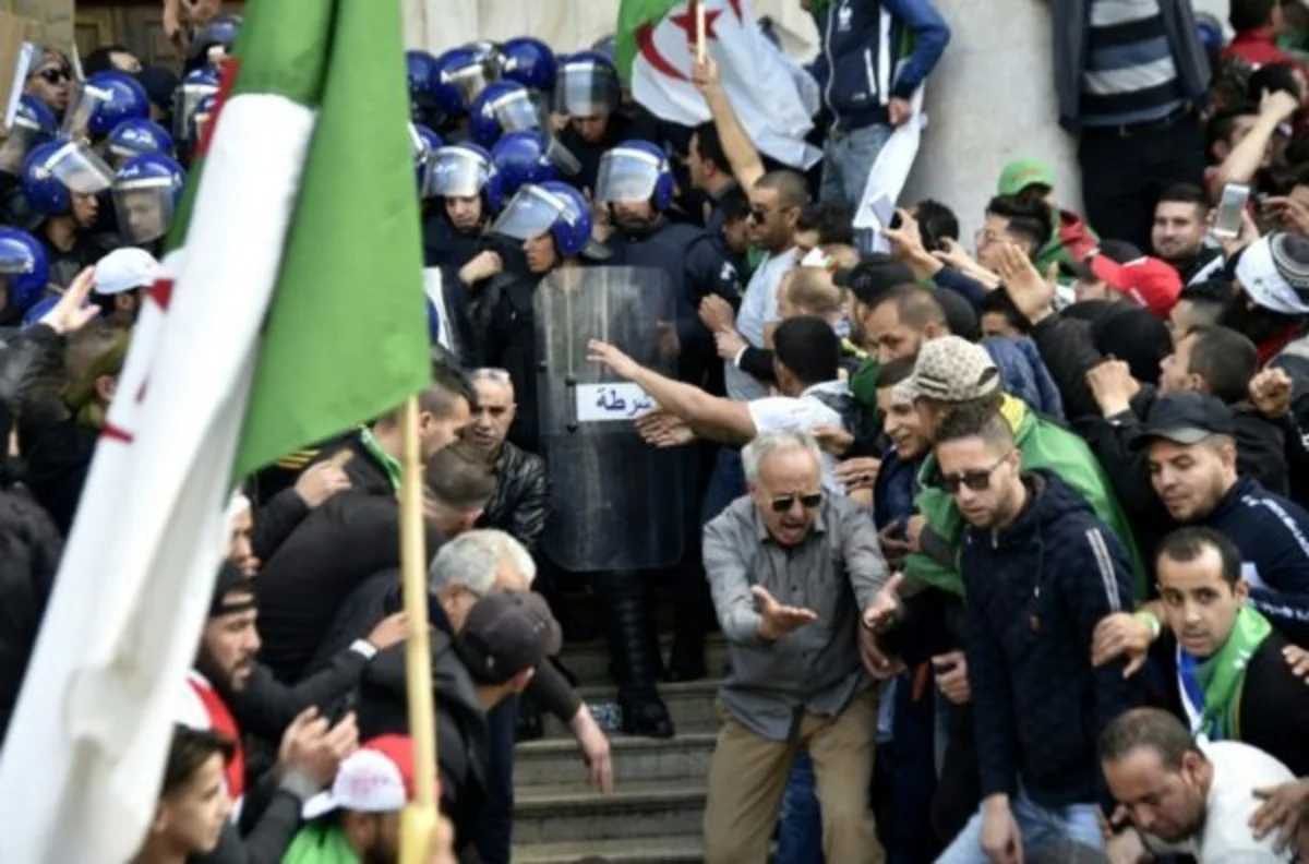 Əlcəzairdə nümayiş zamanı 108 nəfər saxlanılıb