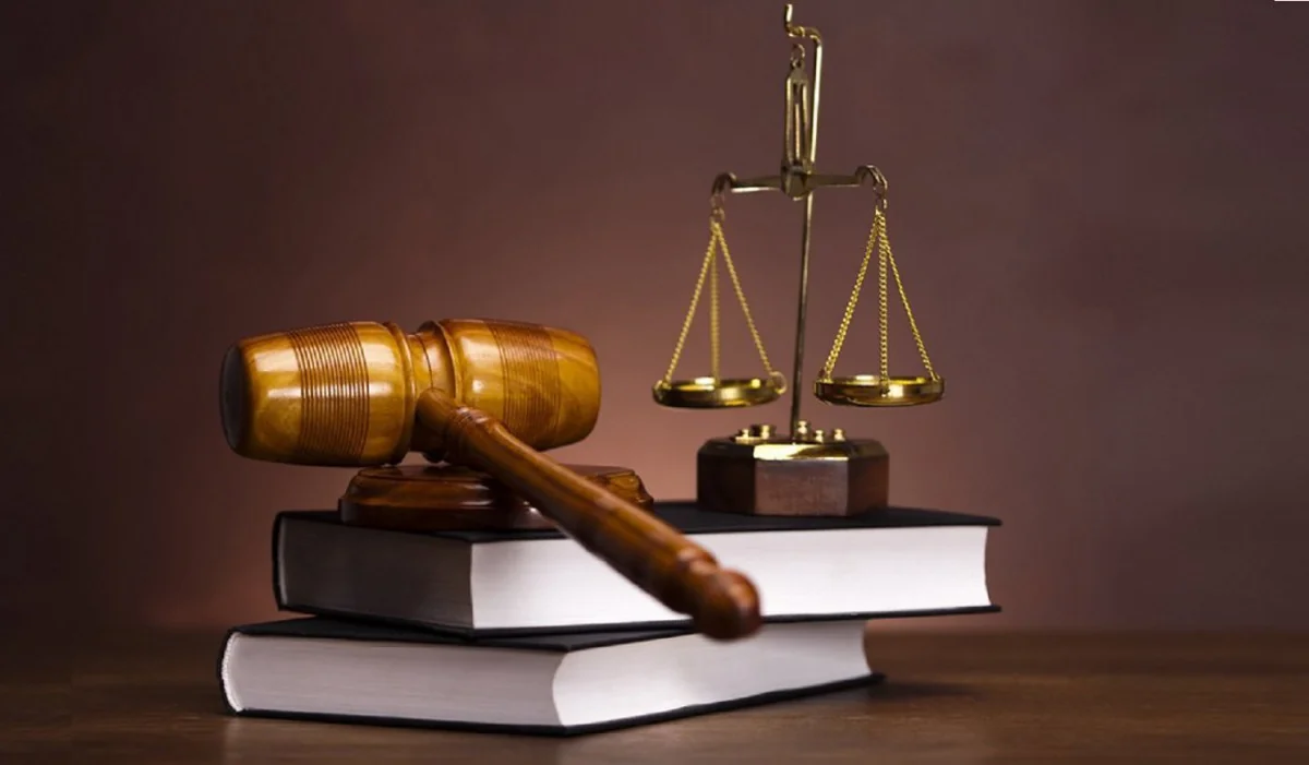 Keçmiş müstəntiqin məhkəməsində zərərçəkənlər ifadə veriblər