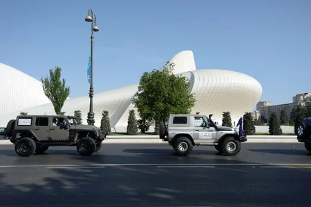 Состоялся автопробег в поддержку Баку-2015 - ВИДЕО
