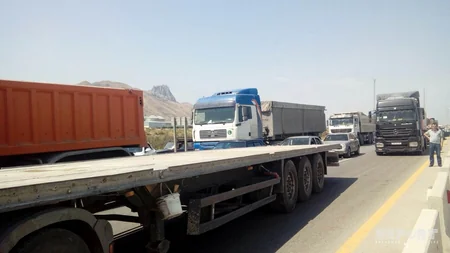 Silah-sursat anbarında partlayışla əlaqədar bağlanan Bakı-Quba yolu açılıb - FOTO