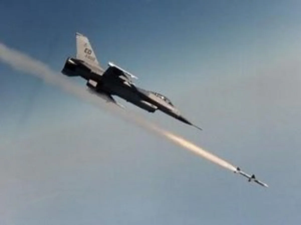 Iraqi air force targets ISIS in Syria