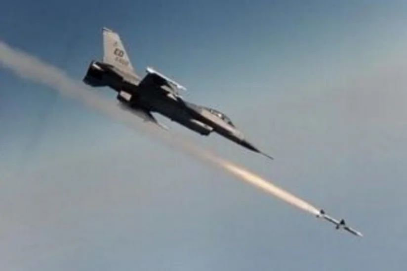 Iraqi air force targets ISIS in Syria