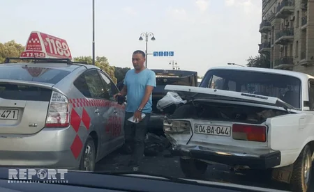 Zığ yolunda 4 maşın toqquşub - FOTO