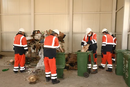 Bakının 9 rayonunda məişət tullantılarının yığılması, daşınması və çeşidlənməsi layihəsi icra olunur