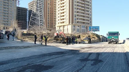 Bakının Moskva prospektinin köməkçi yolunda nəqliyyatın hərəkəti dəyişdirilir