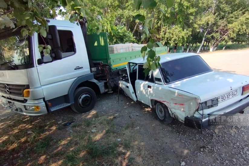 Kürdəmirdə zəncirvari yol qəzası olub, xəsarət alanlar var