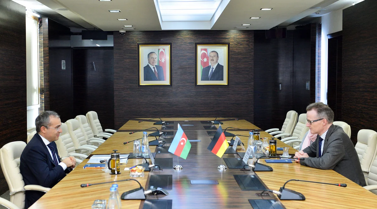 Vergilər naziri Almaniya səfiri ilə görüşüb
