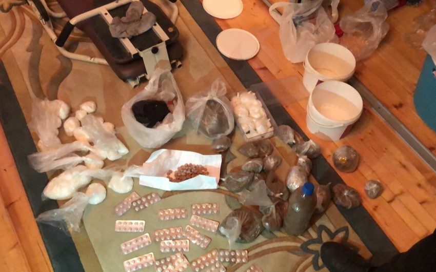 Bakıda “ağ ölüm” yayan narkotacir saxlanılıb, 5 kq heroin götürülüb