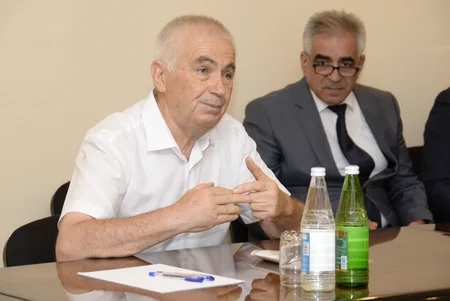 Rabitə və yüksək texnologiyalar naziri Gəncədə vətəndaşlarla görüş keçirib