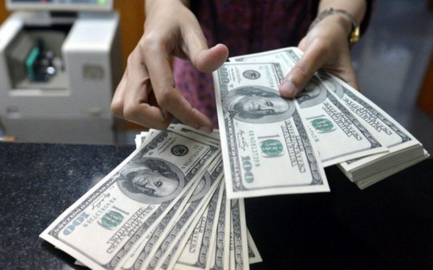 Yanvar ayında əhaliyə xalis dollar satışı 3 dəfə artıb