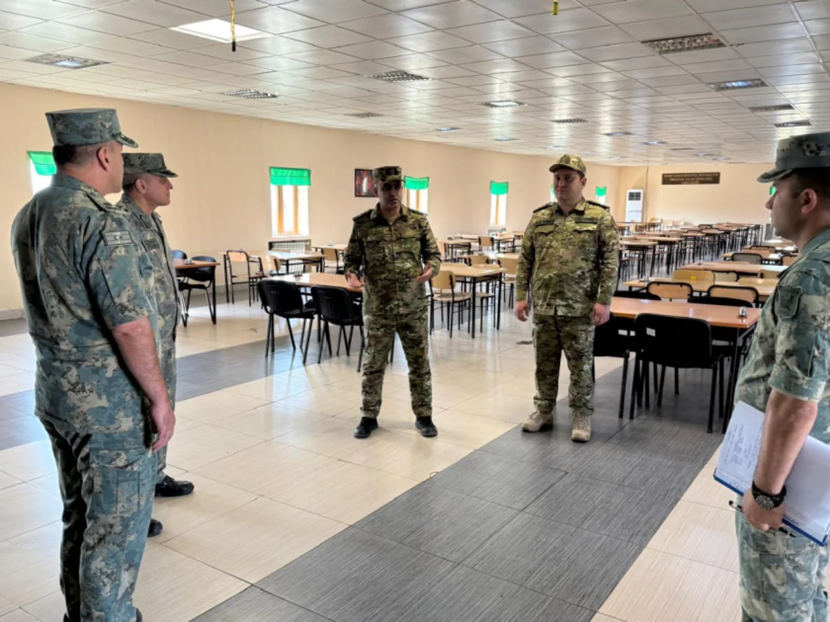 Bəhruz Əhmədov hərbi qulluqçularla görüşüb