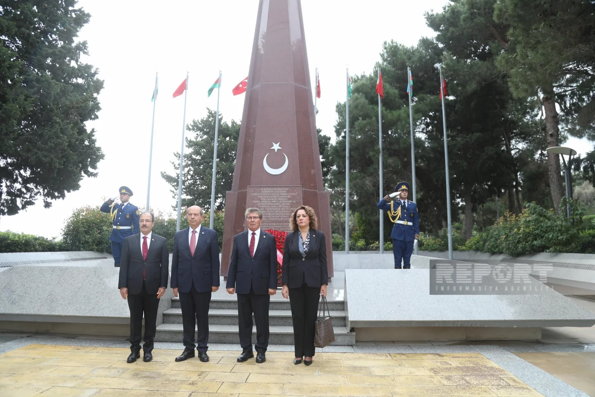 Şimali Kipr Prezidenti Fəxri və Şəhidlər xiyabanlarını ziyarət edib - YENİLƏNİB