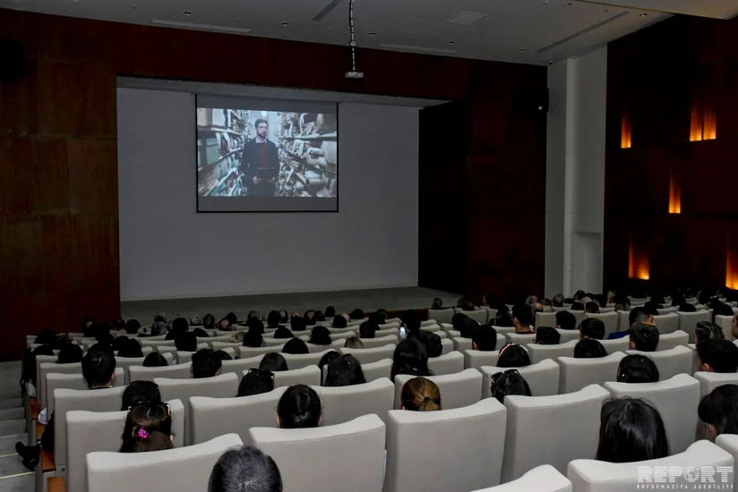 YAP-ın qərargahında Respublika gününə həsr olunmuş tədbirdə “Son iclas” filmi təqdim edilib