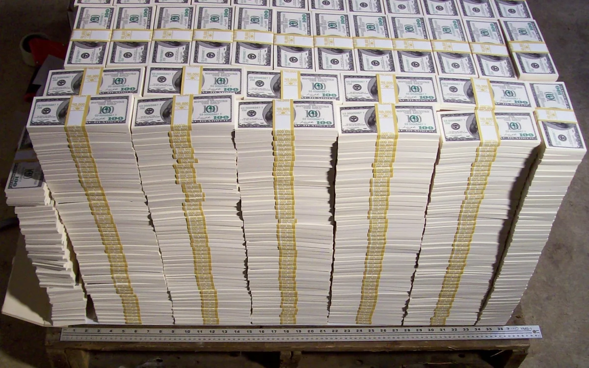 Dollar milyarderləri ötən il 300 mlrd. dollar itirib